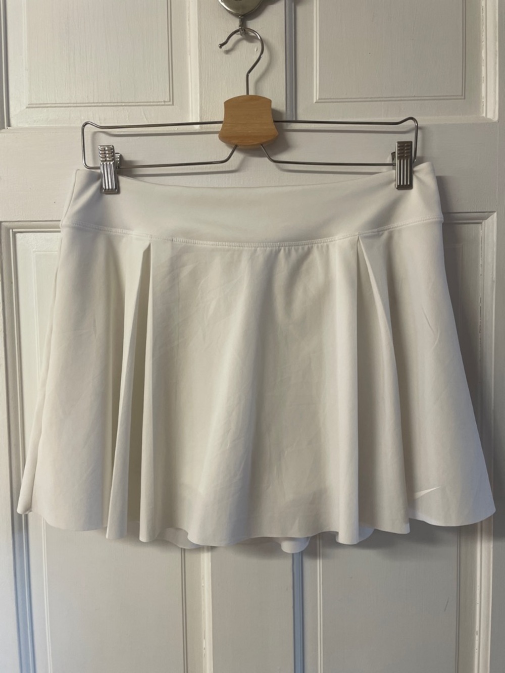 Nike DriFit white pleated tennis skirt skort women’s size L